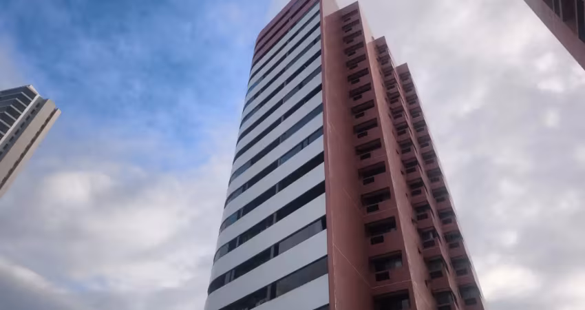 Excelente apartamento com 04 quartos com vista definitiva para o mar