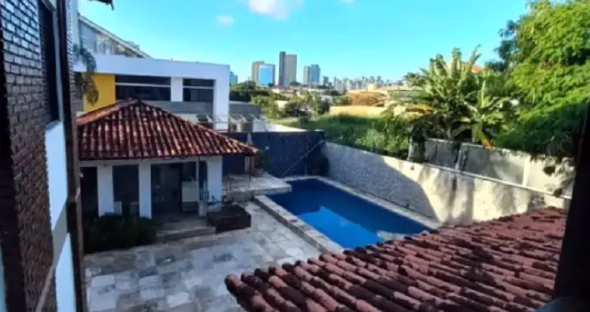 Casa de 4 quartos no itaigara- grande confortável bem localizada em área nobre