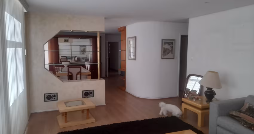 Apartamento reformado 3 dorms. na santa cecilia próximo do metro