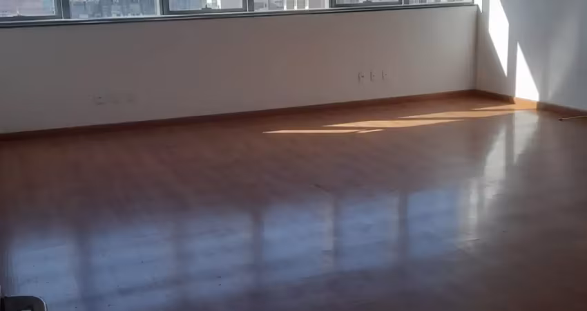 Sala comercial 50m2 - 2 vagas garagem - 2 banheiros