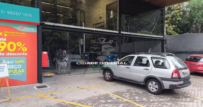 Carangola alugo ótima loja em local de amplo movimento com 93 m2 r$ 4.000,00 + txs