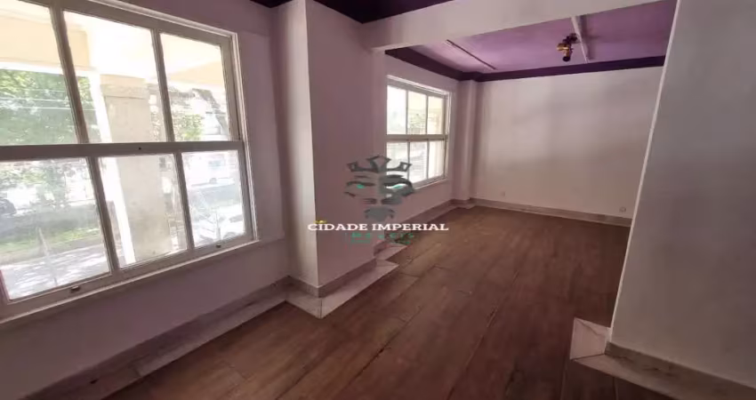 Preço reduzido ! centro vendo sala comercial reformada ampla com banheiro r$ 270.000,00
