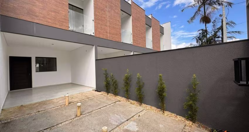 Casa com 3 quartos no Iririú em Joinville