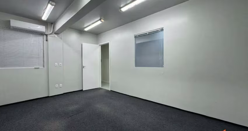 Sala comercial piso superior no anita garibaldi joinville.