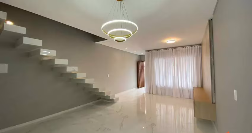 Casa com 3 quartos para alugar na Rua Riachuello, 268, Bom Retiro, Joinville