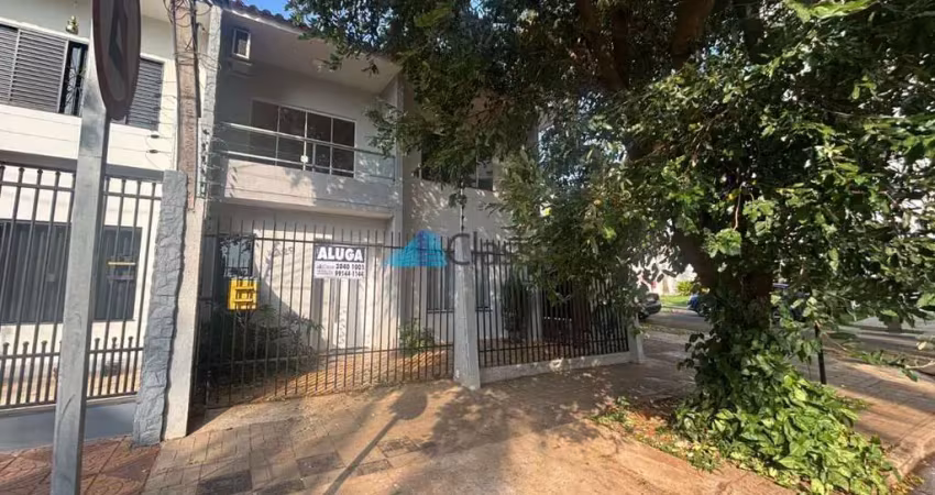 Casa com 4 quartos para alugar na Rua São Marcelino Champagnat, 1429, Zona 02, Maringá