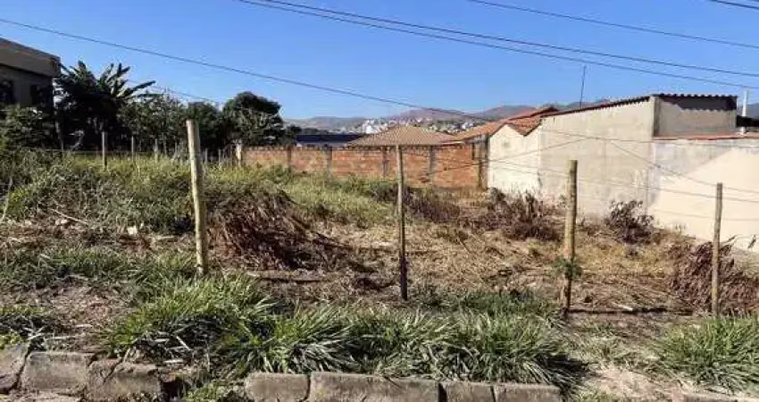 Terreno à venda no Centro, Sarzedo 