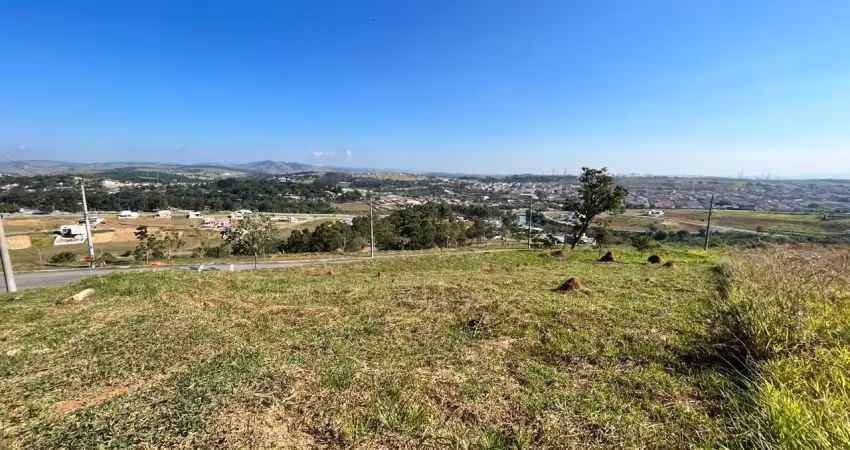 Terreno à venda em condomínio, com 783 m² e linda vista para as montanhas, em taubaté!