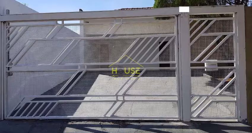 Casa grande com 3 quartos dois banheiros, sendo 1 suíte, quintal amplo para locação no bairro vila