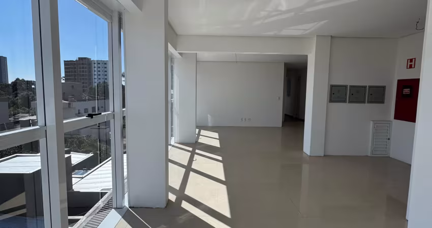 Apartamento 1 por andar com elevador privativo a 1 minuto do shopping villagio