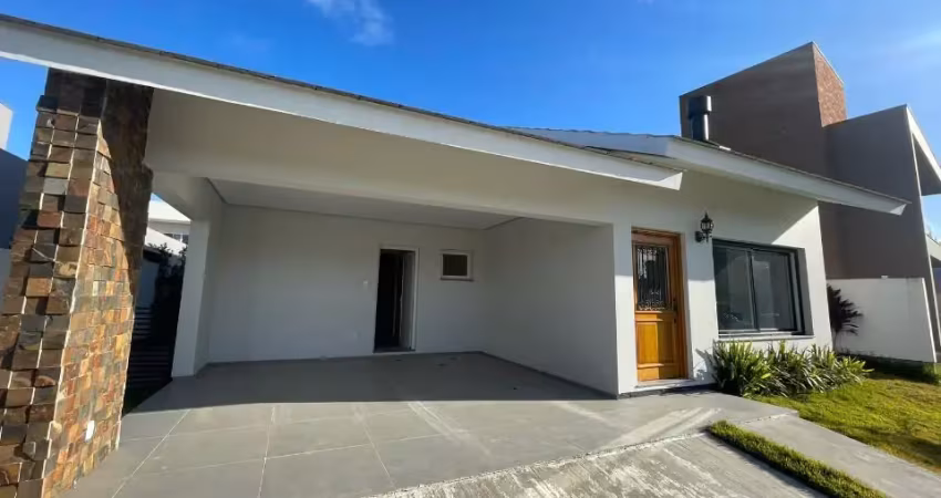Casa à venda na Avenida Adolfo Fetter, 4338, Laranjal, Pelotas