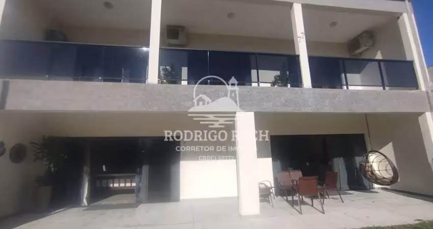 Sobrado de alto padrão a menos de 50m do mar balneário caravelas