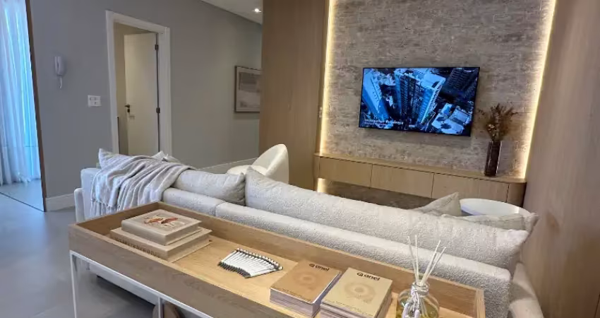 Apartamento tipo showroom com 3 suítes e 4 vagas em meia praia- itapema