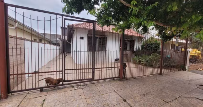Casa com 3 quartos à venda na Rua Breno Arruda, 151, Santa Maria Goretti, Porto Alegre
