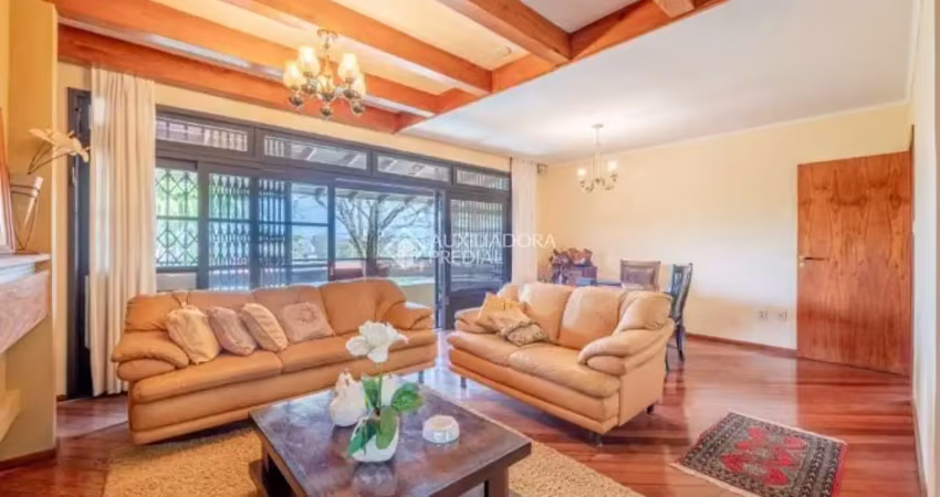 Casa com 3 quartos à venda na Rua Cariri, 350, Vila Assunção, Porto Alegre