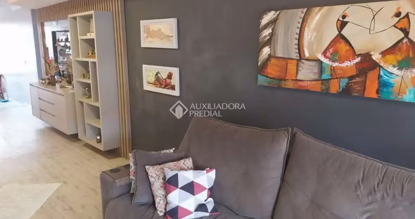 Casa com 3 quartos à venda na Avenida Nilton Waldemar Stock, 50, Jardim Itu Sabará, Porto Alegre