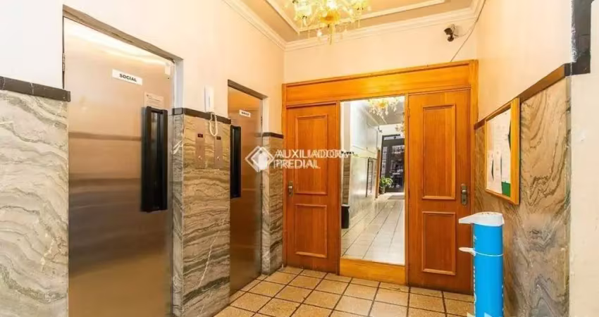 Apartamento com 2 quartos à venda na Rua General João Manoel, 207, Centro Histórico, Porto Alegre
