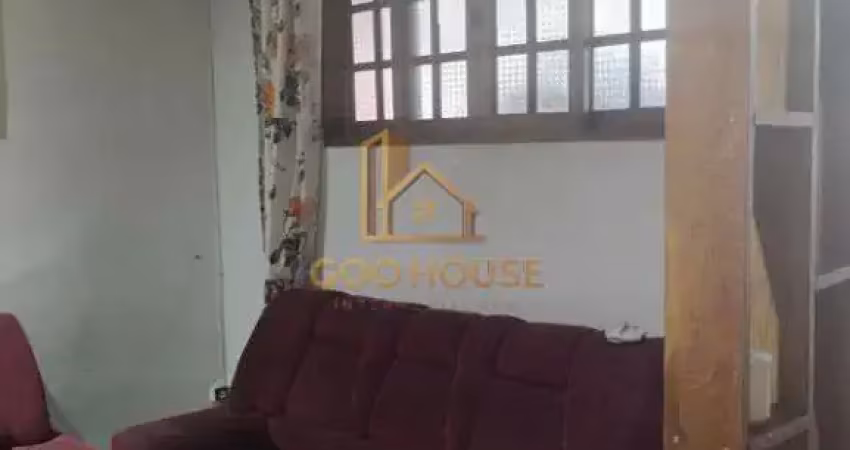 Casa em lote inteiro com 250 m2 casa boa , mas precisa de pequena reforma.