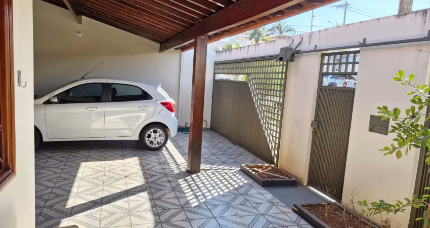 Casa na região central de araguari, localizada no bairro rosário