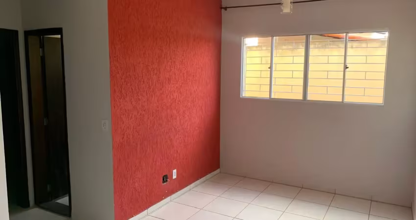 Apartamento funcional, em condomínio fechado, boa localização.