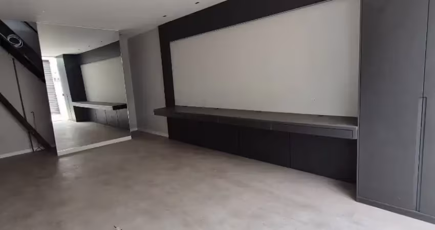 Loja comercial com mesanino na avenida dos bandeirantes a venda