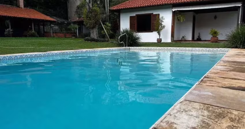 Casa à venda em petrópolis, nogueira, com 4 quartos, 243m²