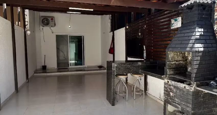 Oportunidade de repasse próximo ao centro do eusébio. casa duplex em localização privilegiada em eusébio!